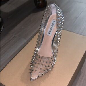 Spiked Steve Madden pump